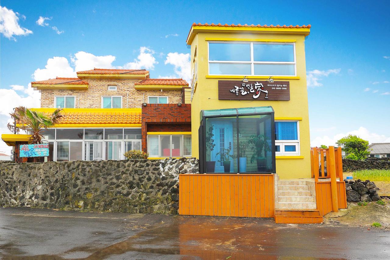 Gyeryonggil Pension 済州市 エクステリア 写真