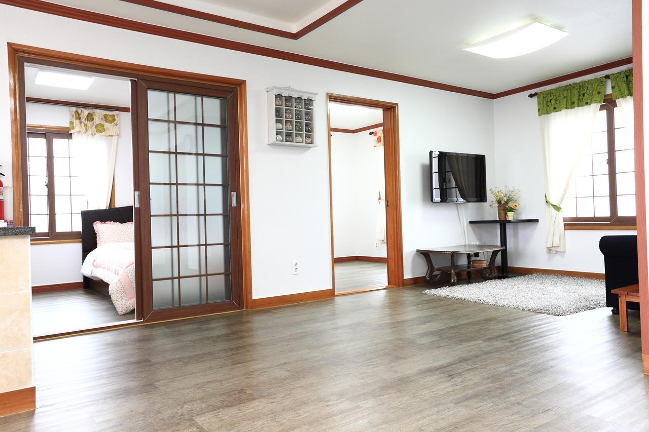 Gyeryonggil Pension 済州市 エクステリア 写真
